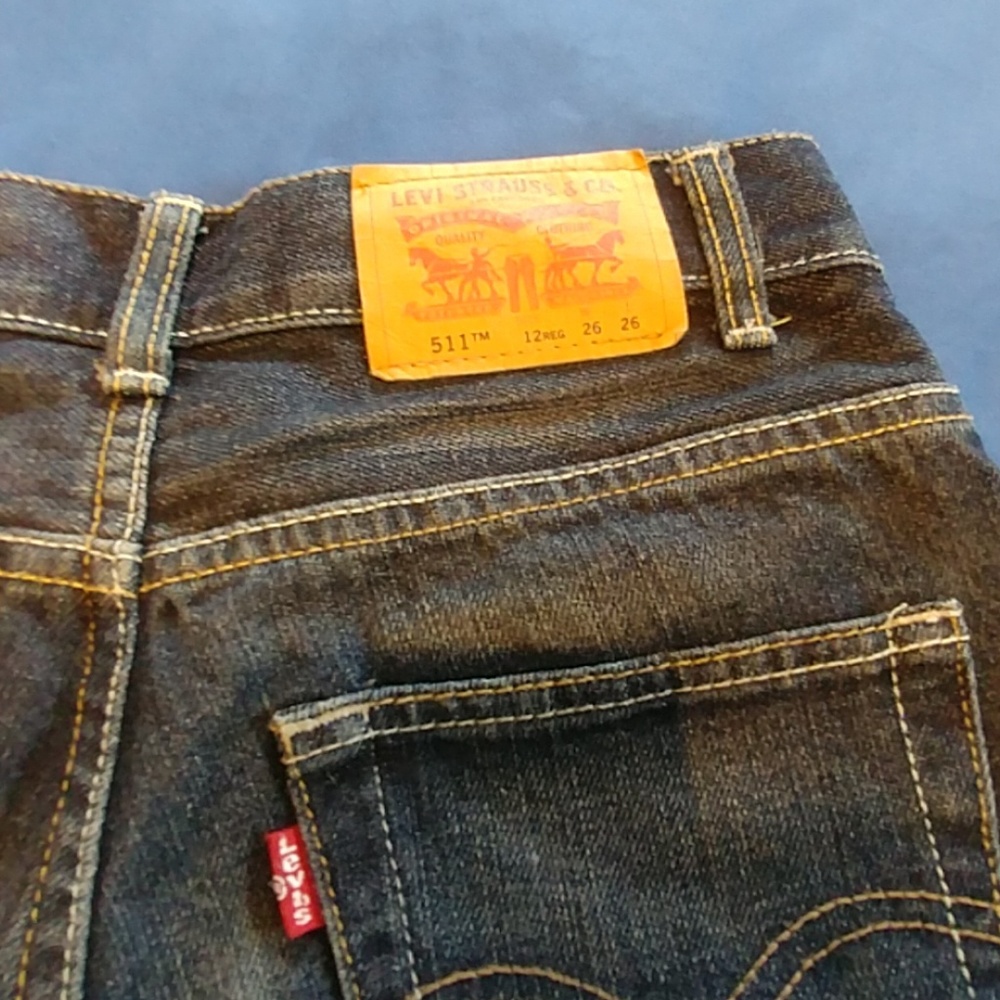 Levi's - Picture 4 of 5